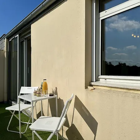 Le Costour Beau T3 Avec Balcon Et Vue Verdoyante 아파트 *